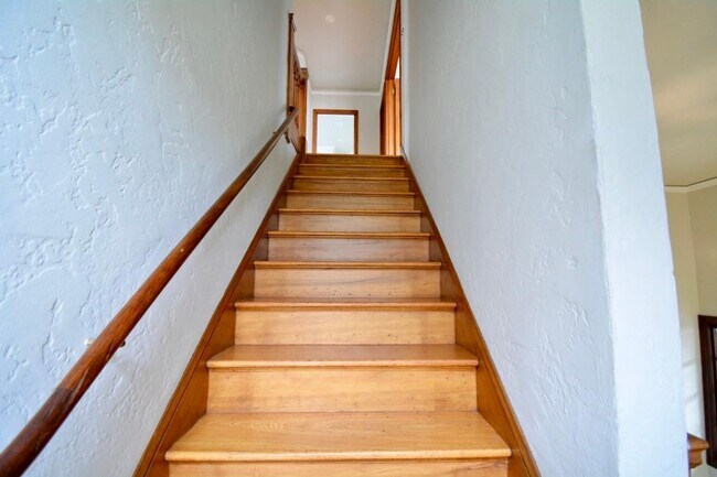 Building Photo - Beautifully Restored, Historic 3 BR + Bonus Room | 1 BA home in the Parkside/Sunset District