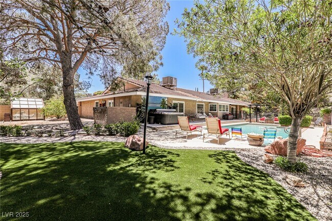 Building Photo - 2815 S Monte Cristo Way
