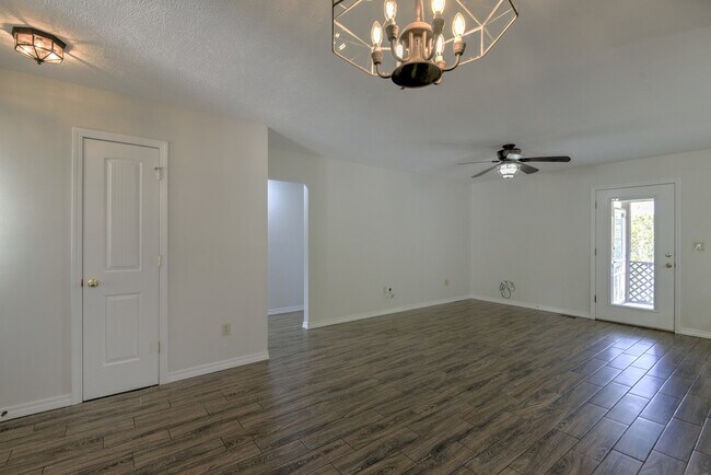 Building Photo - 1791 Fruit Farm Rd