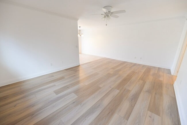 Building Photo - 251 Avenida Madrid