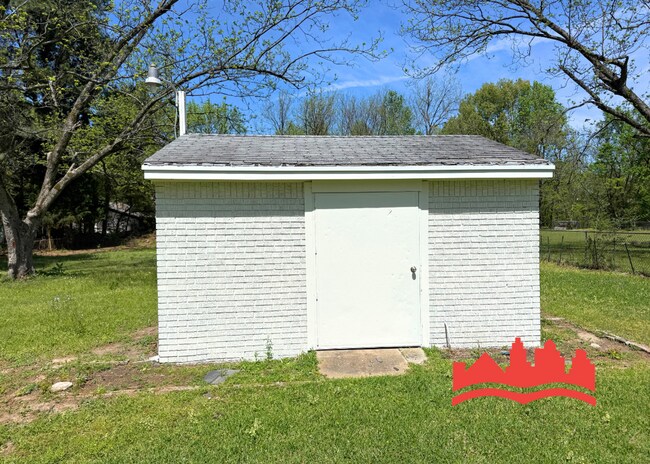 Building Photo - 4960 Sherry Dr