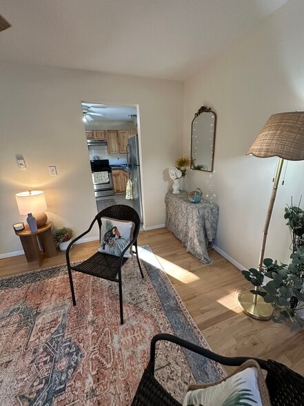 Entrance into kitchen from living room - 91 Faith St