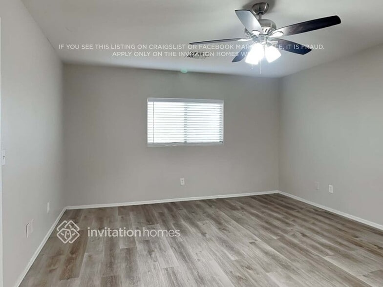 Building Photo - 936 E Corral St