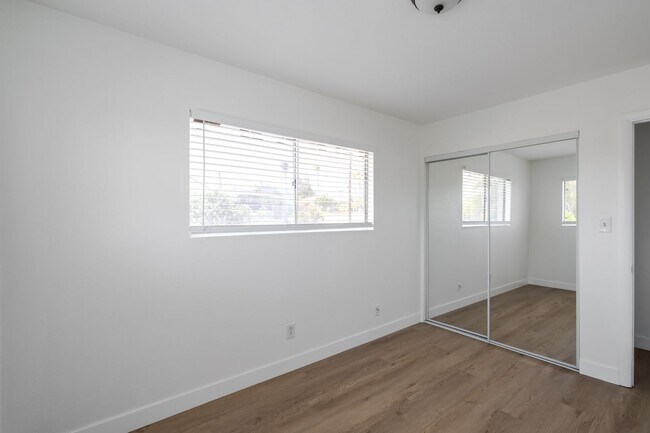 Building Photo - Private pool with canyon views!