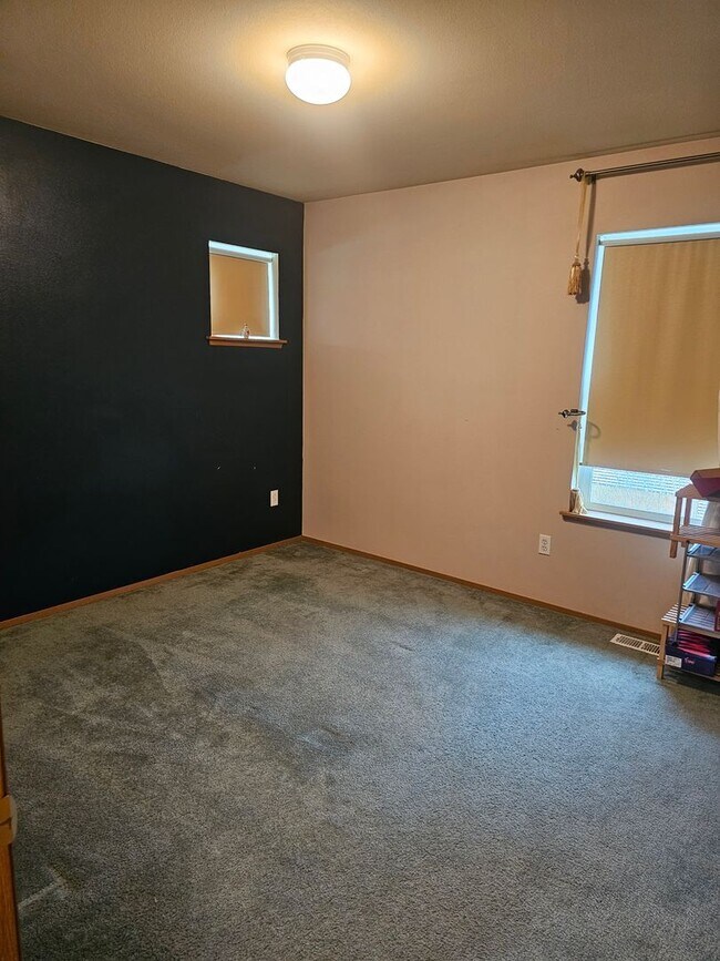 Building Photo - 3 Bedroom Home for rent in Tahoma Terra community!