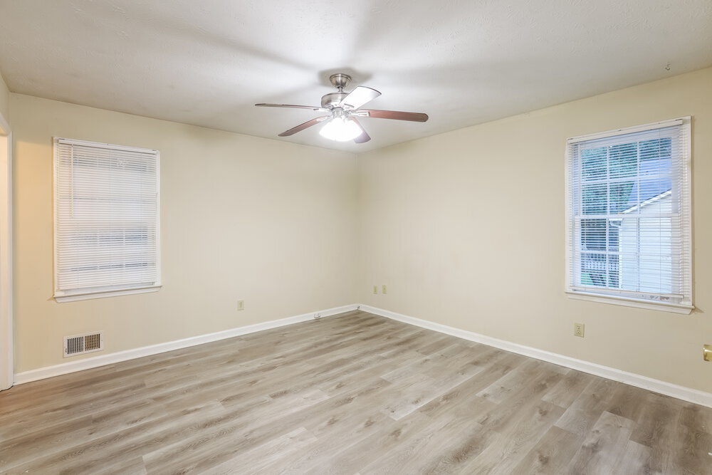 Building Photo - 2350 Bankstone Dr SW