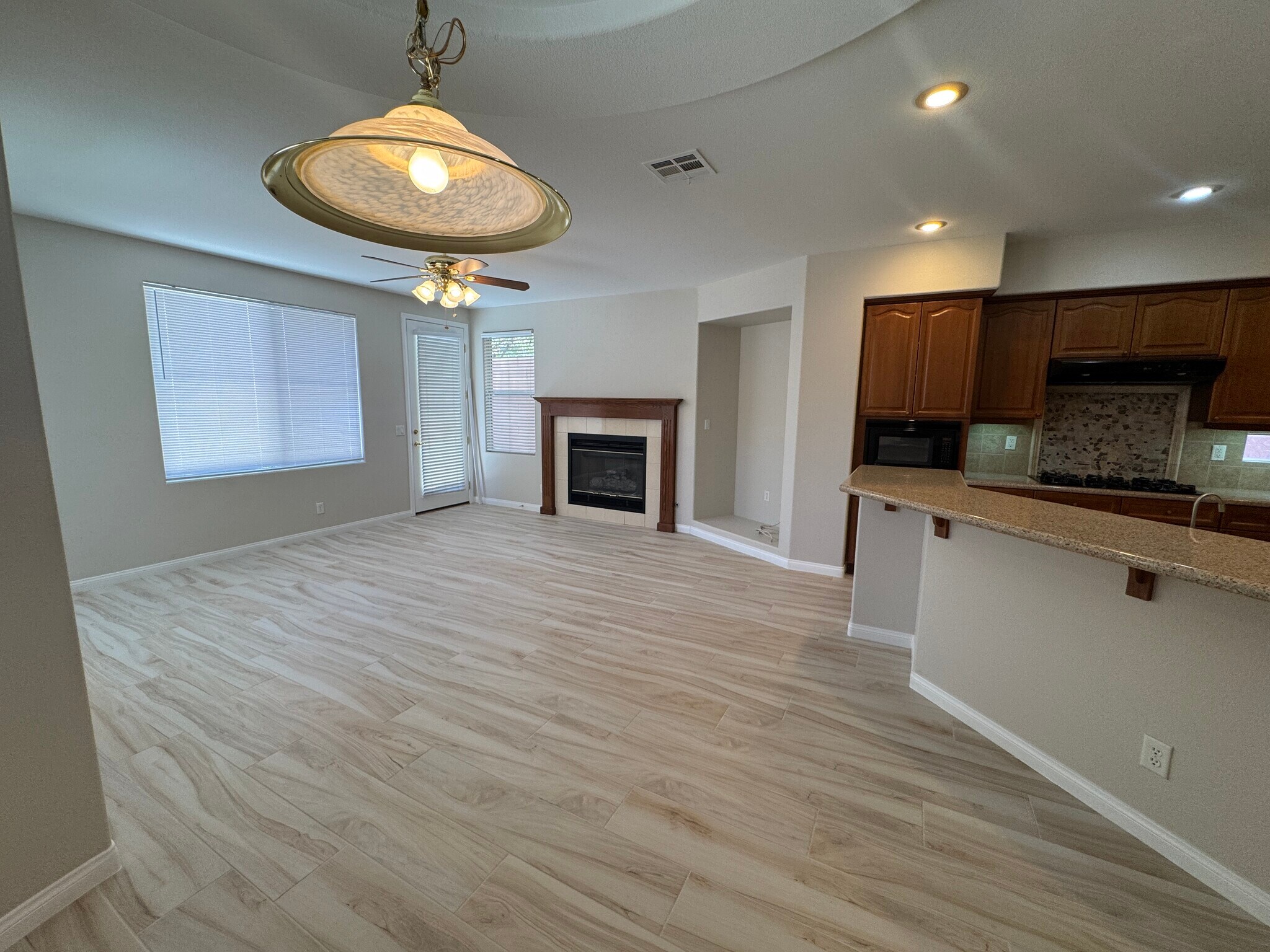 Building Photo - 712 Pinnacle Heights Ln