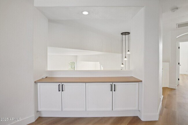 Building Photo - 5953 W Aurora Dr