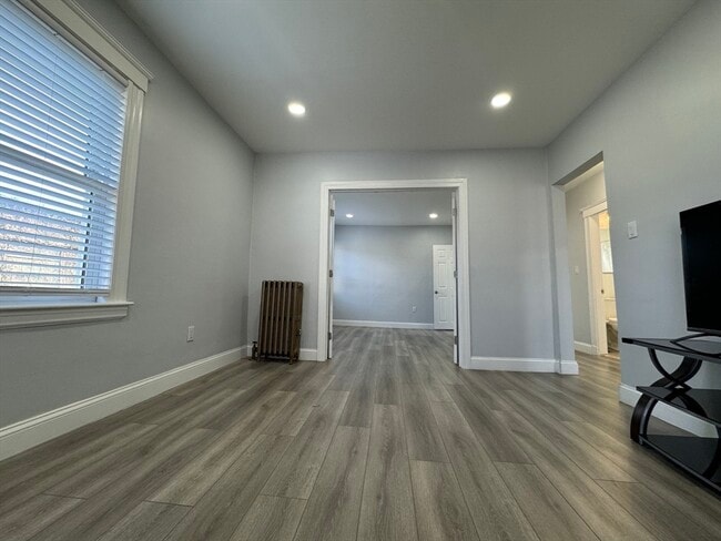 Building Photo - 103 Bowen Ave