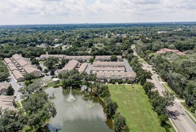 Building Photo - 604 Rogue Dr