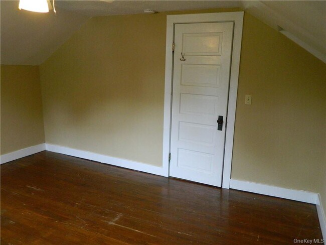 Building Photo - 34 Kings Hwy