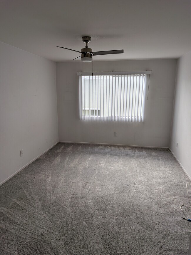 Bedroom 1 - 1600 Ardmore Ave