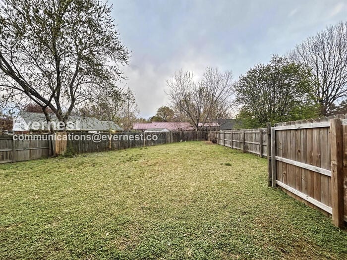 Building Photo - 886 Acorn Cove