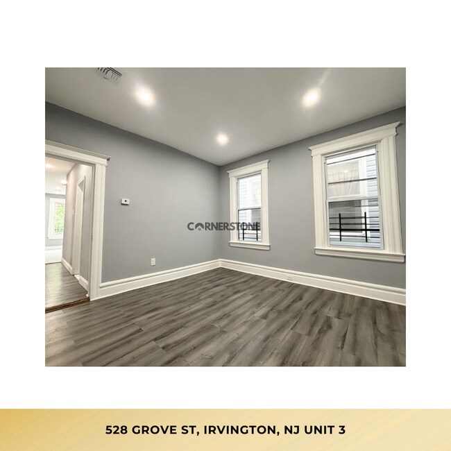 Building Photo - 528 Grove St