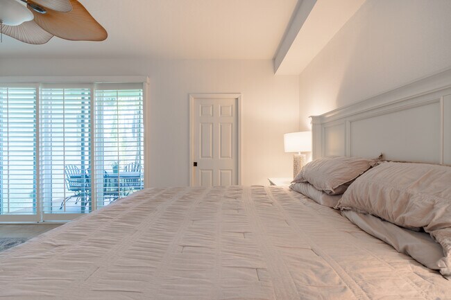 Master bedroom - 8904 Duval Ln