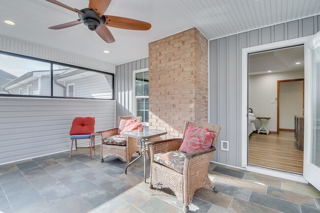 Building Photo - 4117 Knollcrest Cir N