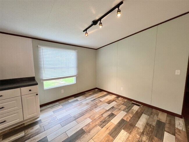 Building Photo - 10125 Needville Fairchilds Rd