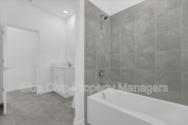 Building Photo - 2025 Shaggy Fisher Dr