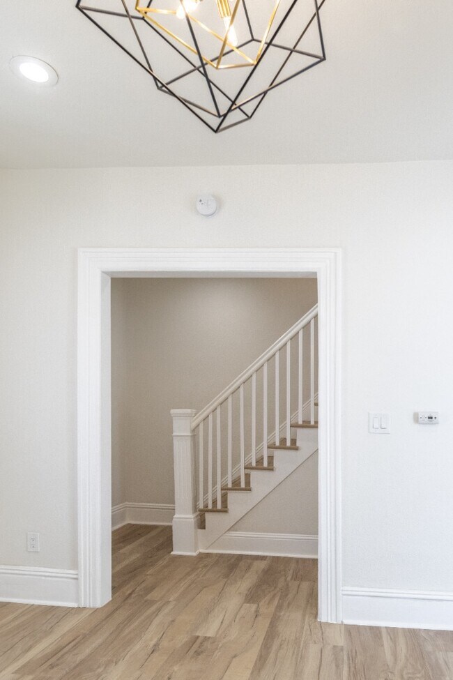 Building Photo - Stunning Remodeled Patio Home in Baker – 3...