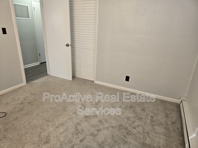 Building Photo - 3875 Wake Cir