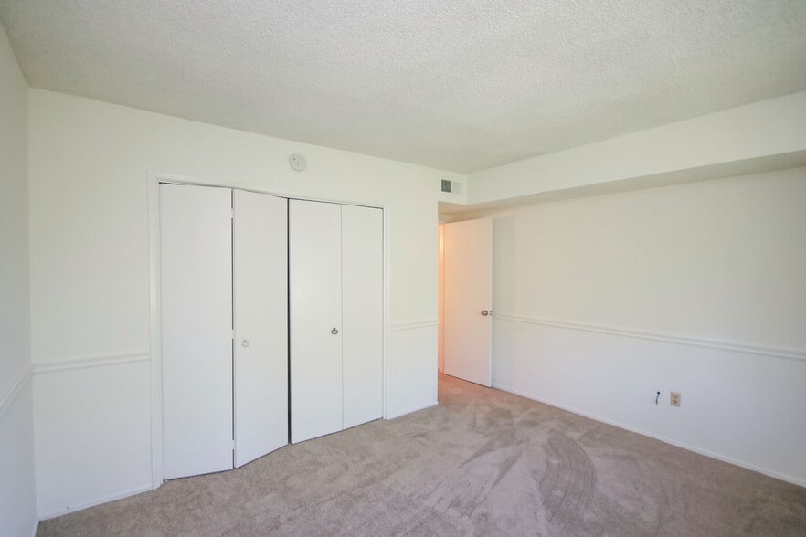 Building Photo - 266 S Madison Ave