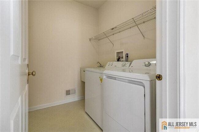 Building Photo - 14 Caleb Ln