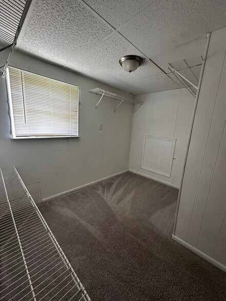 Building Photo - 616 Village Lane Dr SW