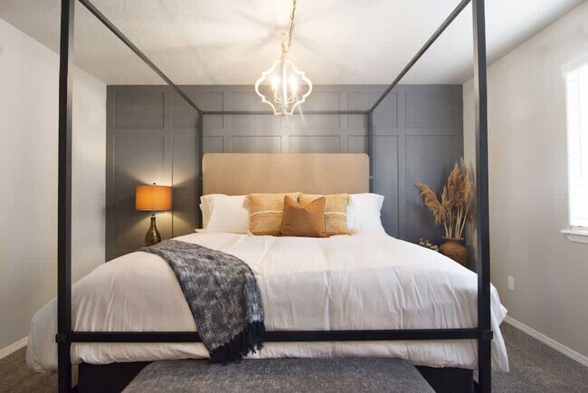 Building Photo - 3912 E Clear Springs Dr.