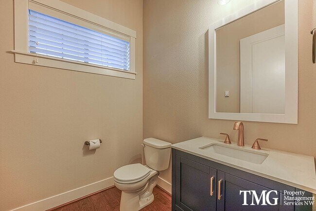Building Photo - Spacious 4 BD Home with Private Backyard & Community Amenities!