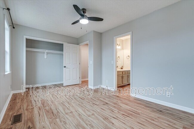 Building Photo - 479 Claircrest Dr