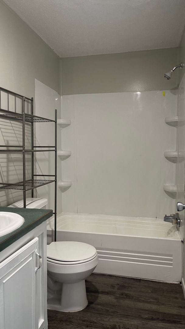 Building Photo - 3 Bed, 2 Bath Mobile Home! HUD ACCEPTED!