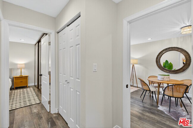 Building Photo - 1125 Pico Blvd