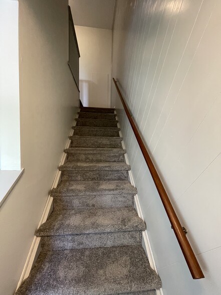 Stairs to 2nd Floor - 808 Southgate Dr