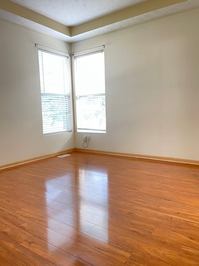 Building Photo - Move-in Special offer!!! Stunning 5 bedroo...