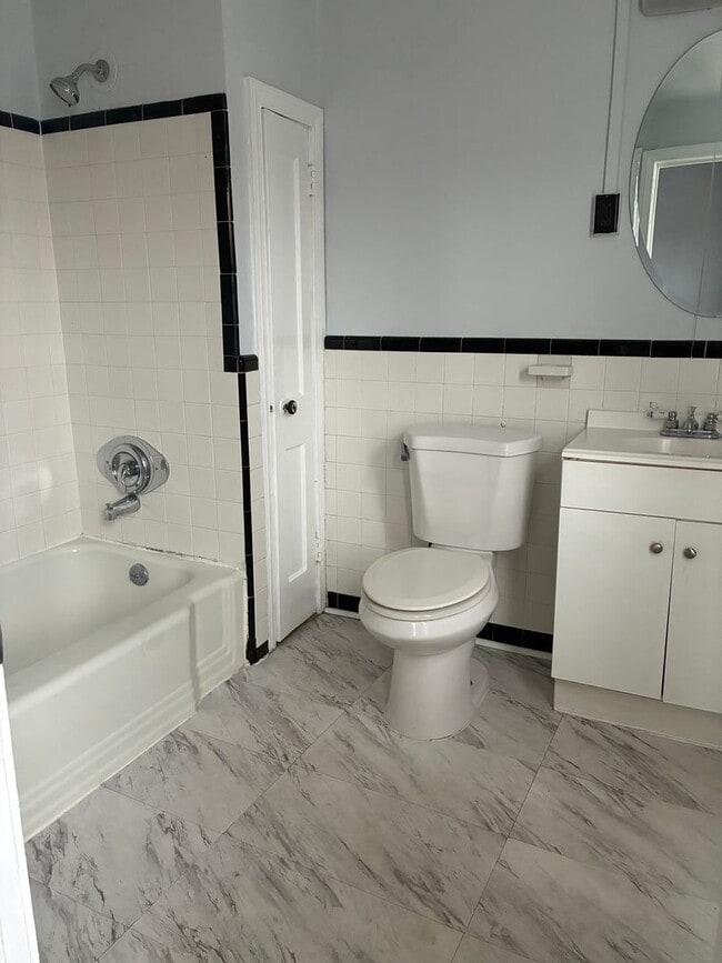 Building Photo - 3 Bed Townhome - Chester, PA