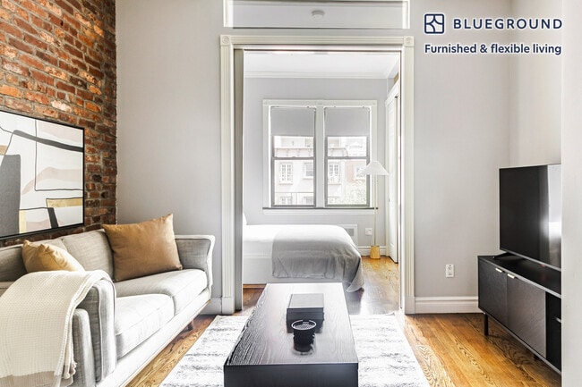 Building Photo - 234 E 14th St