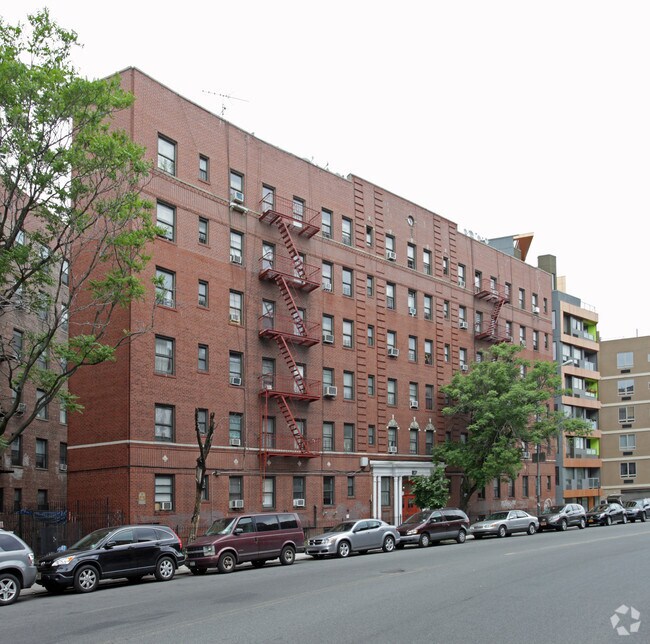 Primary Photo - 2201 Caton Ave