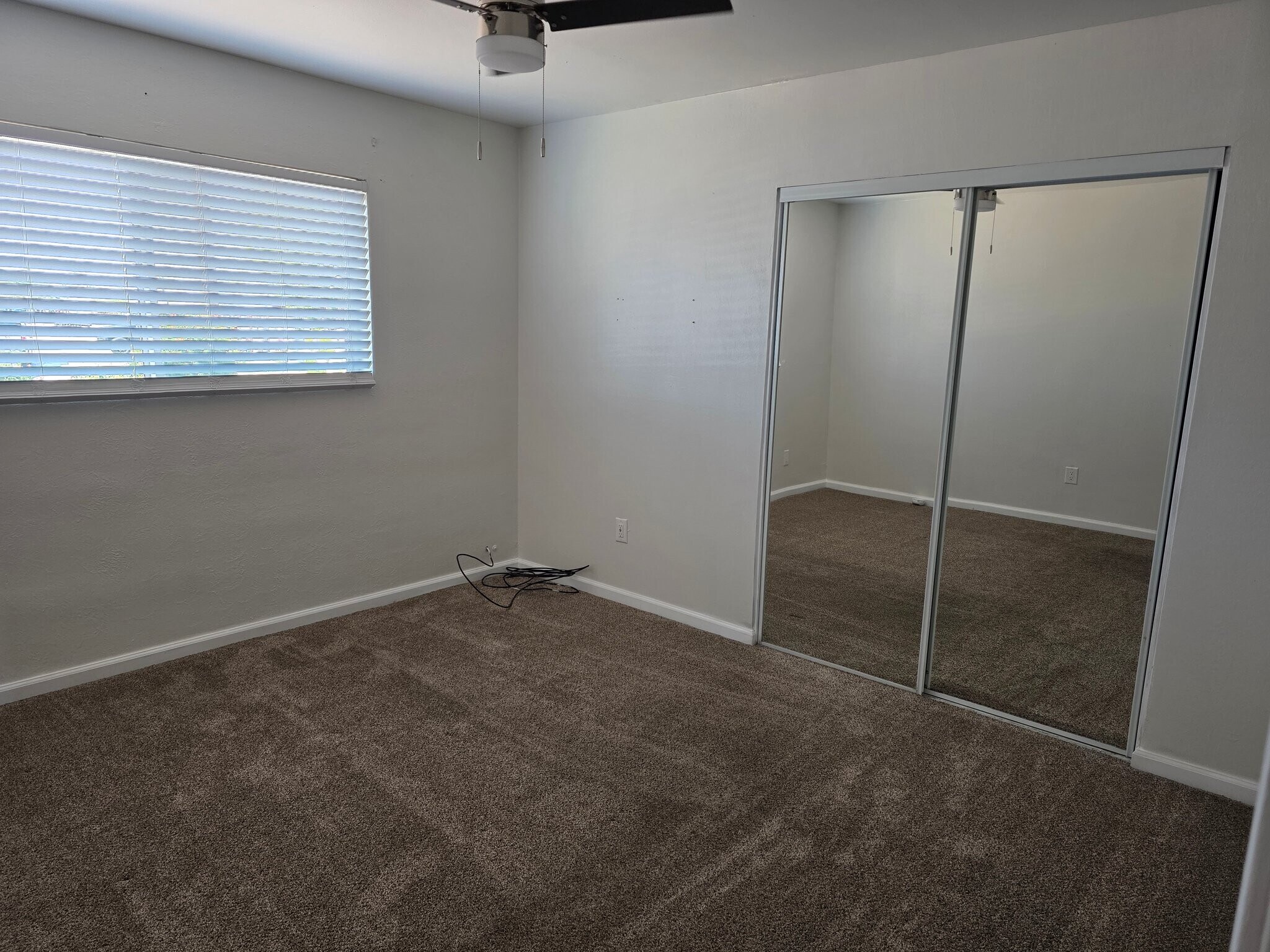 Building Photo - 1819 N 87th Pl