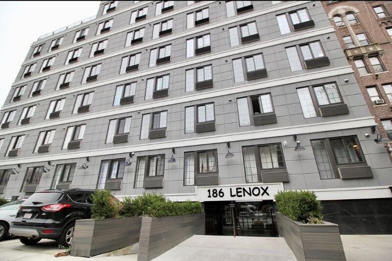 Building Photo - 186 Lenox Rd