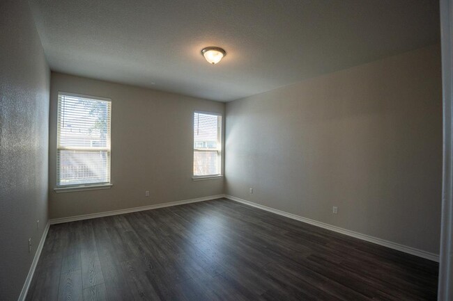 Building Photo - 252 Syrah Ct