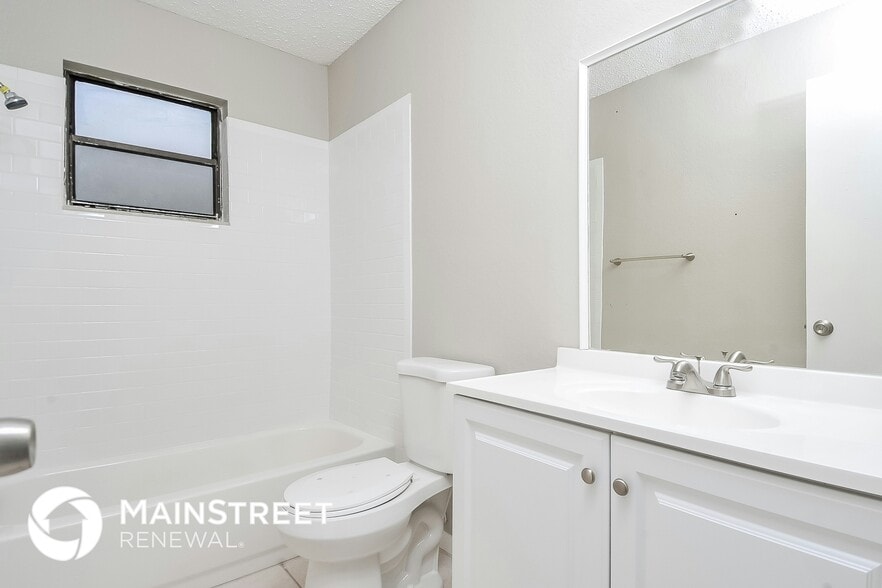 Building Photo - 225 Tracy Way