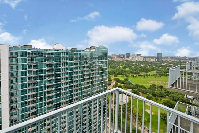 Building Photo - 5925 Almeda Rd