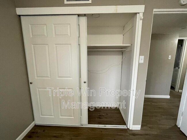 Building Photo - 8322 Sagewood Ln