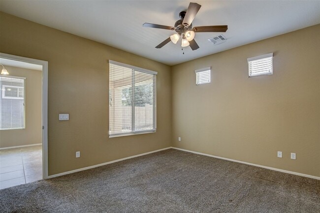 Building Photo - 3 bedrooms plus a den, 2 bath home in Brig...