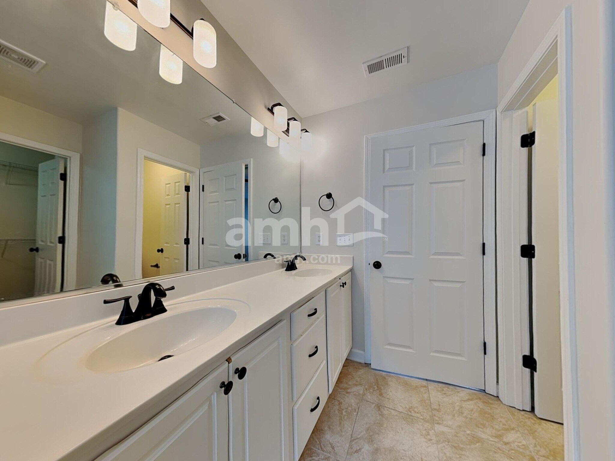 Building Photo - 6677 Springfield Village Ln