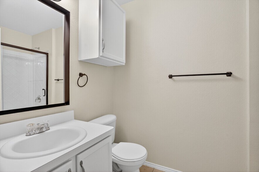 Building Photo - 10624 Traymore Dr