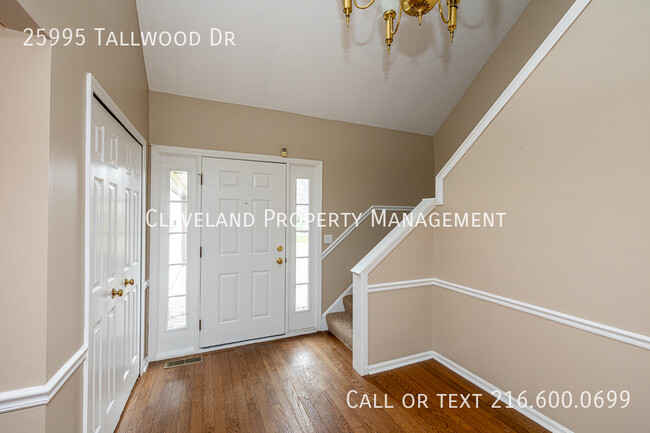 Building Photo - 25995 Tallwood Dr
