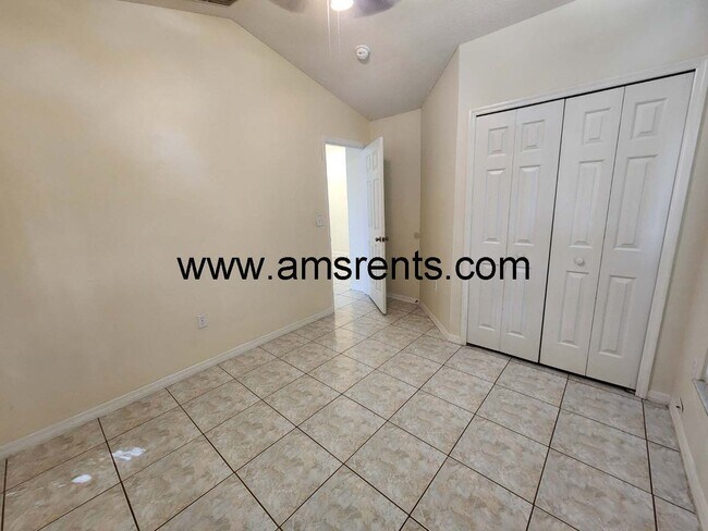 Building Photo - Pool House in Remington Pointe