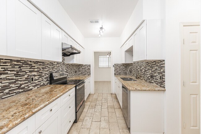 Building Photo - 7547 Brompton St