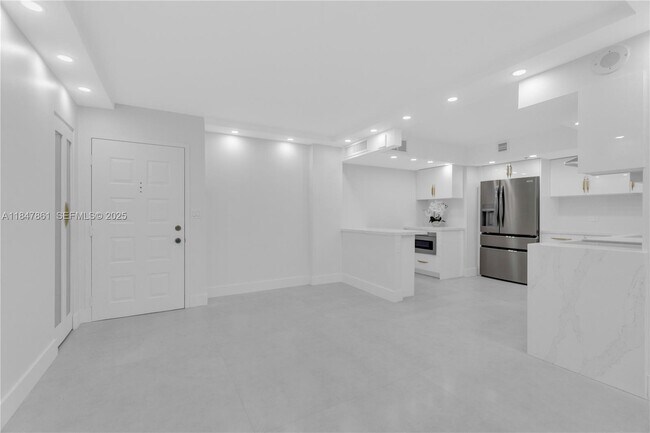 Building Photo - 1201 S Ocean Dr